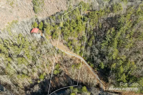 131 Ivy Bluff 3 Rd #3, Marshall, NC 28753