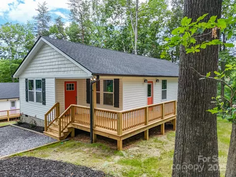 14 Fair Bluff Ln, Candler, NC 28715