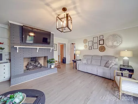 Living - 306 Stevens St, Monroe, NC 28112 photo 1 of 5