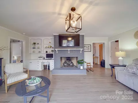 Living - 306 Stevens St, Monroe, NC 28112 photo 2 of 5