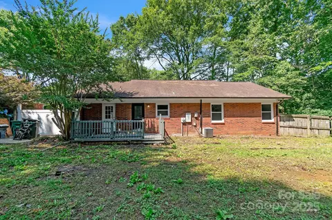711 E John St, Matthews, NC 28105 photo 30