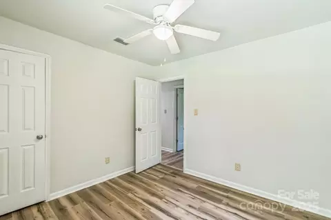 711 E John St, Matthews, NC 28105 photo 17
