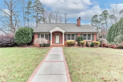 432 N Oakwood Dr, Statesville, NC 28677