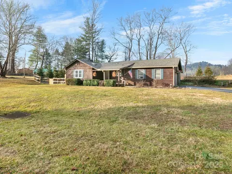 10 Shawn Dr, Etowah, NC 28729