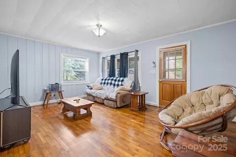 Living - 2283 Crestview St, Morganton, NC 28655 photo 1 of 4