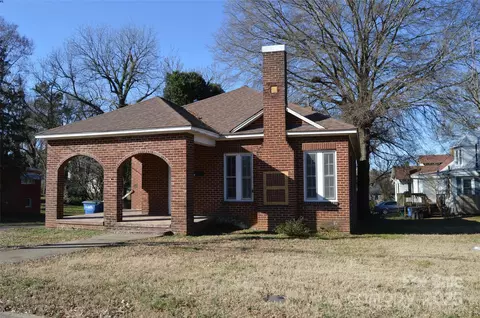 622 S Green St, Statesville, NC 28677