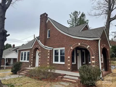 108 Evans St, Morganton, NC 28655