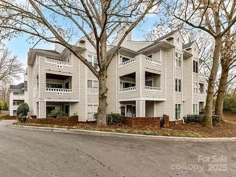 2715 Selwyn 42 Ave #42, Charlotte, NC 28209