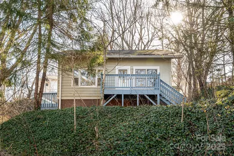12 Parker Rd, Asheville, NC 28803