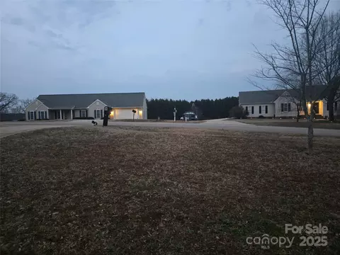 201 Millstone Ct, Seneca, SC 29678