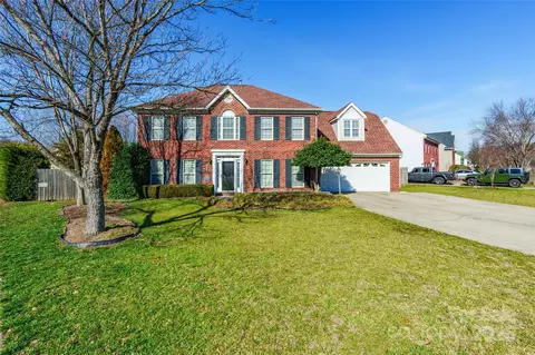 10034 Wild Dogwood Ct, Charlotte, NC 28273