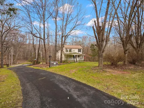 2950 Cobby Creek Ct, Clover, SC 29710