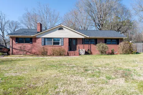 242 Coulwood Dr, Charlotte, NC 28214