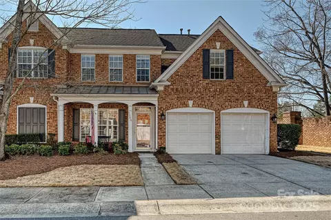 5308 Greenfield Commons Dr, Charlotte, NC 28226