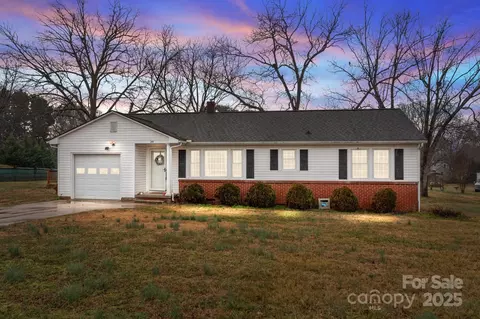 201 N Hambley St, Rockwell, NC 28138