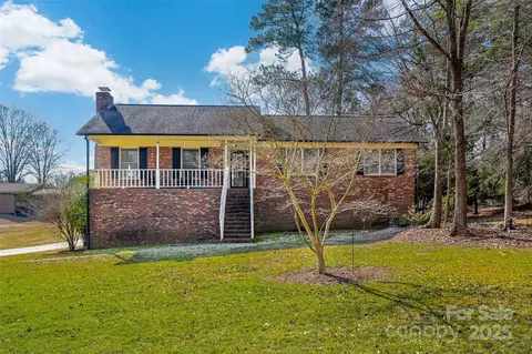 126 Lynnwood Ln, Pineville, NC 28134