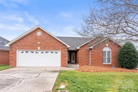 2323 Pinefield Ct, Gastonia, NC 28056