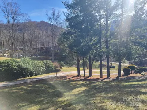 179 Clearview Dr, Waynesville, NC 28785