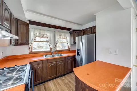 Kitchen - 5082 Mariana Ct, Tega Cay, SC 29708 photo 1 of 4