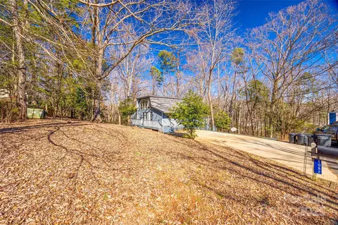 Exterior - 5082 Mariana Ct, Tega Cay, SC 29708 photo 8 of 9
