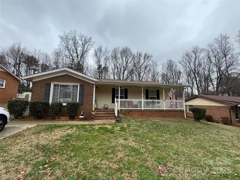 8522 Stonehurst Dr, Charlotte, NC 28214