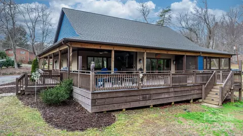 Exterior - 406 Third Ne Ave NE, Conover, NC 28613 photo 7 of 9