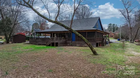 Exterior - 406 Third Ne Ave NE, Conover, NC 28613 photo 6 of 9