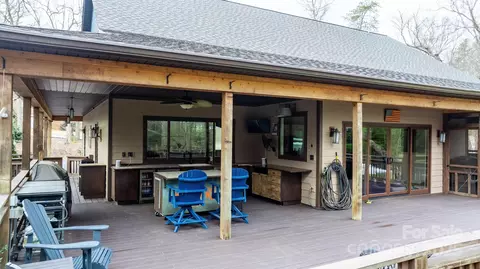 Exterior - 406 Third Ne Ave NE, Conover, NC 28613 photo 5 of 9