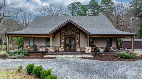 Exterior - 406 Third Ne Ave NE, Conover, NC 28613 photo 2 of 9