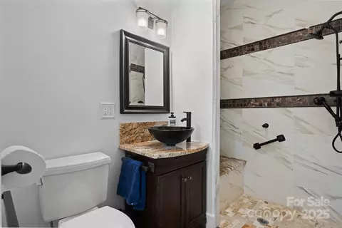 Bath - 406 Third Ne Ave NE, Conover, NC 28613 photo 5 of 6