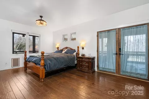 Bedroom - 406 Third Ne Ave NE, Conover, NC 28613 photo 2 of 4