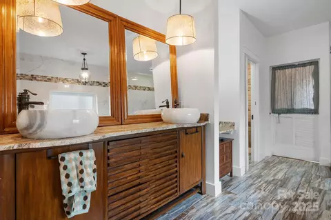 Bath - 406 Third Ne Ave NE, Conover, NC 28613 photo 1 of 6