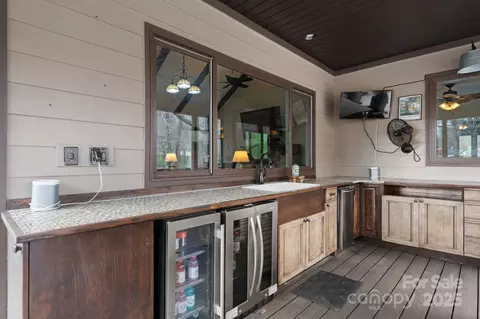 Exterior - 406 Third Ne Ave NE, Conover, NC 28613 photo 4 of 9