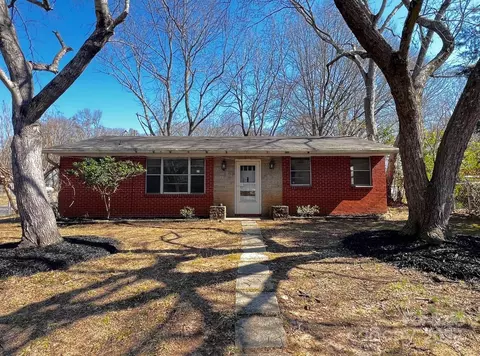 926 Overhill St, Gastonia, NC 28052