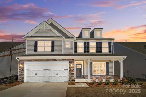 8720 Acadia 597 Pkwy #597, Sherrills Ford, NC 28673