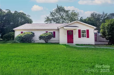 717 Perth Rd, Troutman, NC 28166
