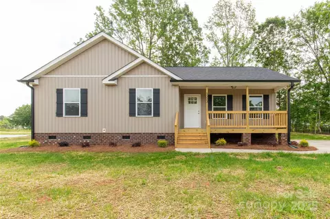 1323 Mack Dr, Mcconnells, SC 29726