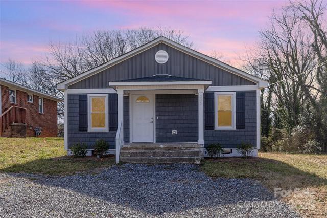 235 8th Avenue Sw Dr SW, Hickory, NC 28602