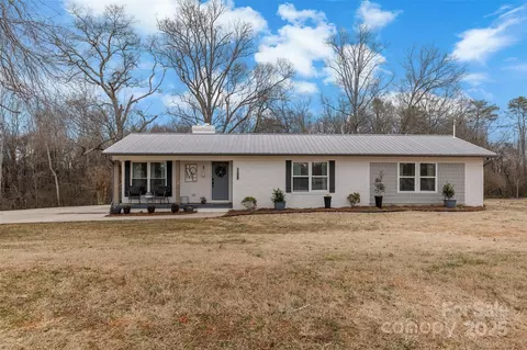 165 Dogwood Valley Rd, Forest City, NC 28043