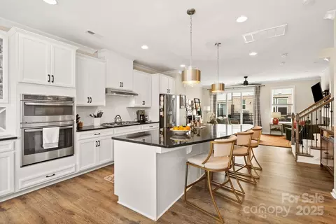 613 Tudor Park Way, Charlotte, NC 28211