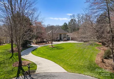 706 Eagle Point Ct, Weddington, NC 28104