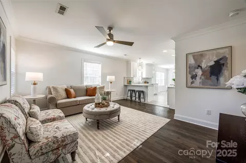119 N Smallwood Pl, Charlotte, NC 28216