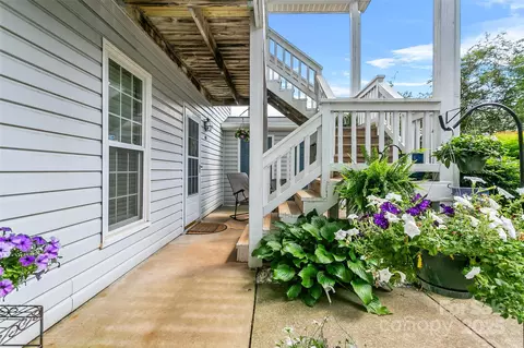 603 Balfour Rd, Winston Salem, NC 27104