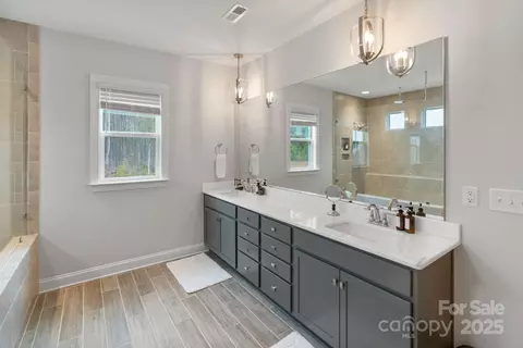 Bath - 4159 Millstream Rd, Denver, NC 28037 photo 2 of 5