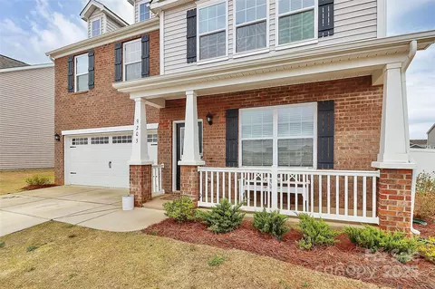 9203 Mackinaw Dr, Gastonia, NC 28056