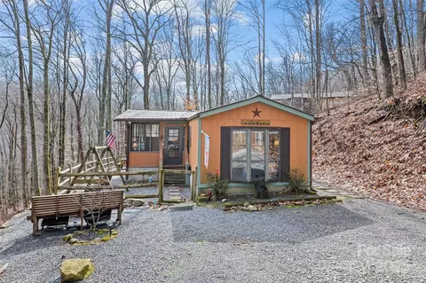 228 Mountain Laurel Rd, Maggie Valley, NC 28751