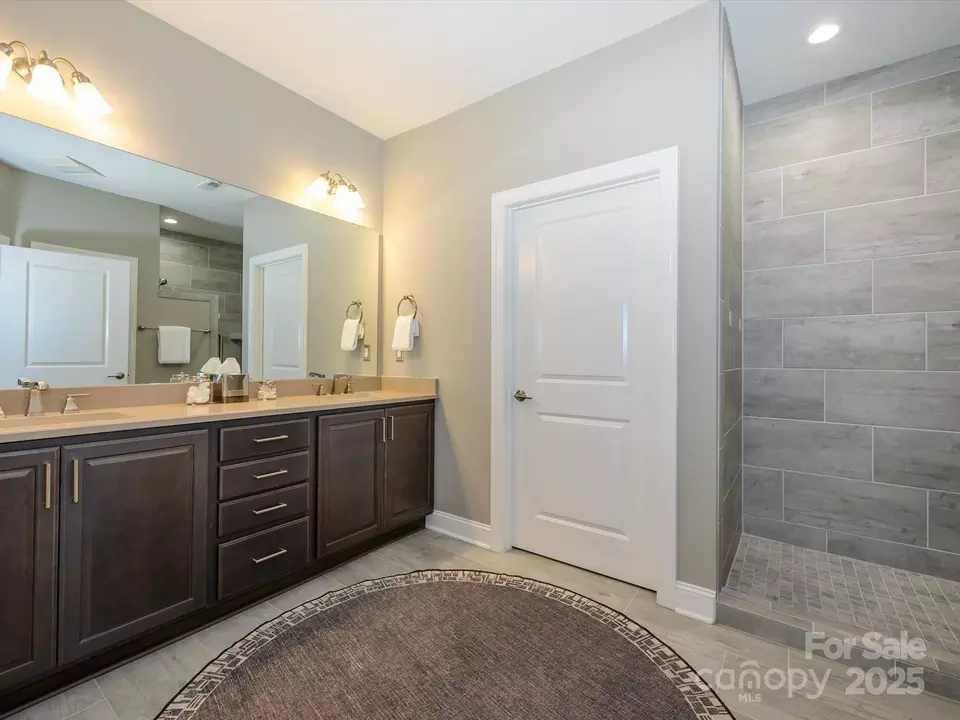 Bath - 2006 Wesley Landing Rd, Waxhaw, NC 28173 photo 3 of 7