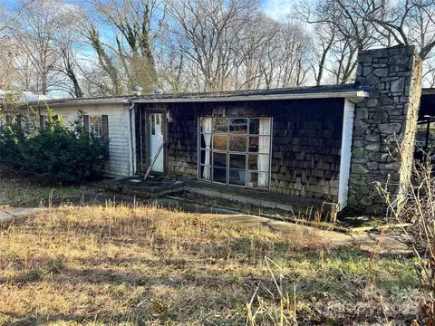 4 Pisgah Pkwy, Asheville, NC 28806