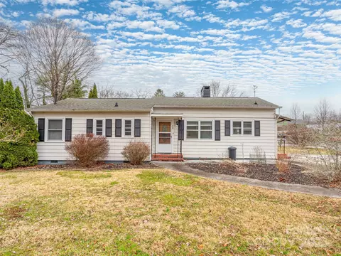 64 S Rice St, Brevard, NC 28712