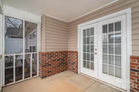 Exterior - 810 E Main St, Maiden, NC 28650 photo 2 of 7